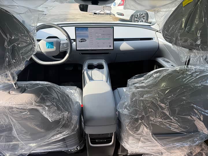 Фото 9 - XPeng Mona M03