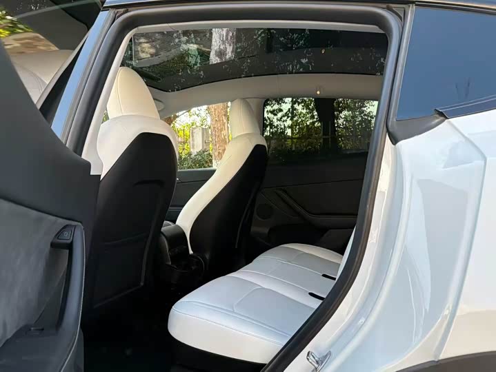 Фото 6 - Tesla Model Y