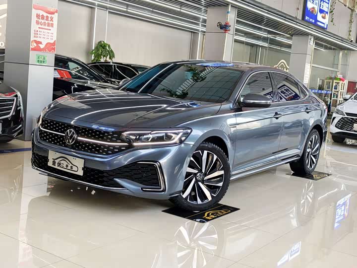 Фото 1 - Volkswagen Passat