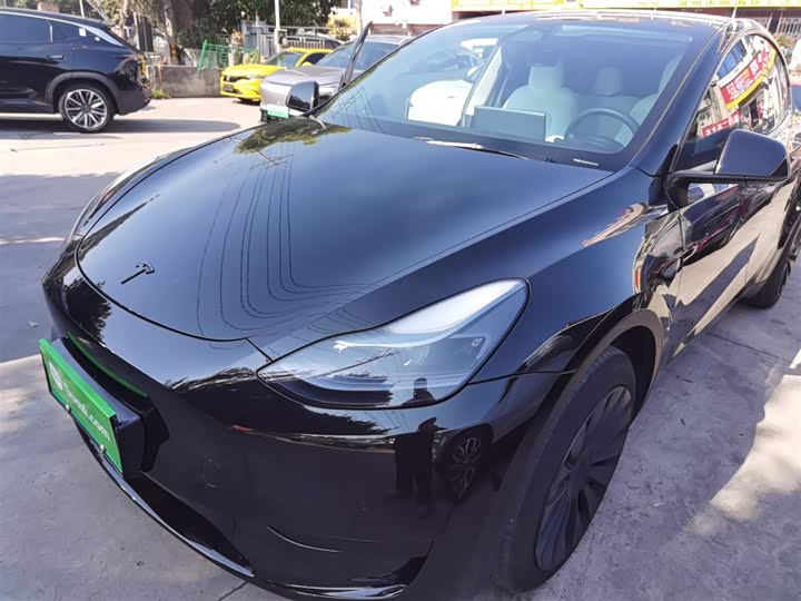 Фото 2 - Tesla Model Y