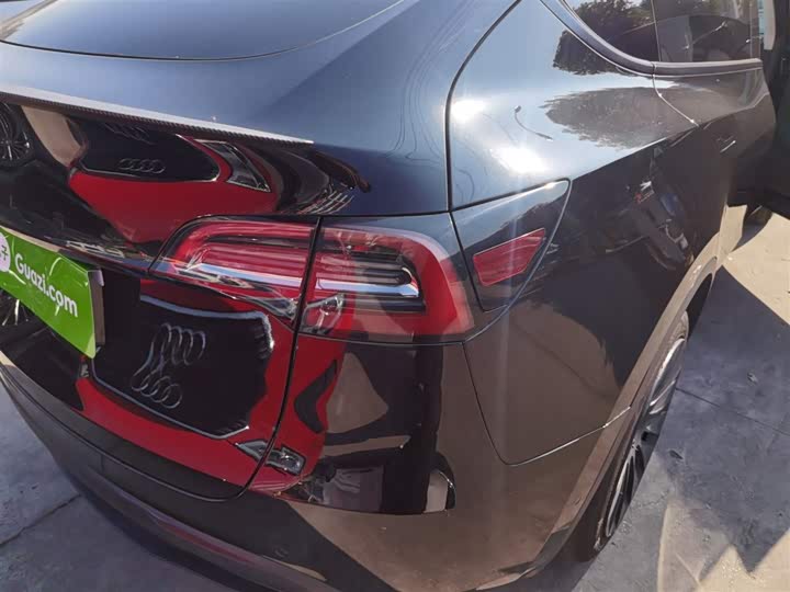 Фото 8 - Tesla Model Y