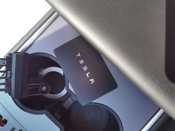 Фото 9 - Tesla Model Y