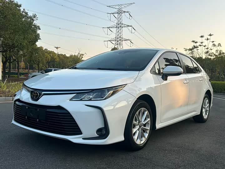 Фото 1 - Toyota Corolla