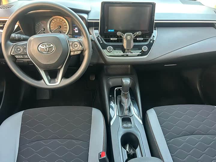 Фото 5 - Toyota Corolla