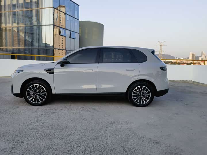 Фото 7 - Leapmotor B10