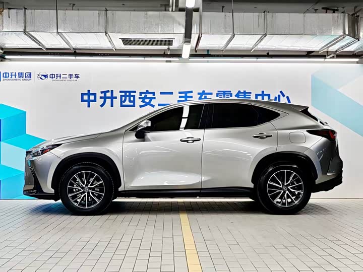 Фото 3 - Lexus NX