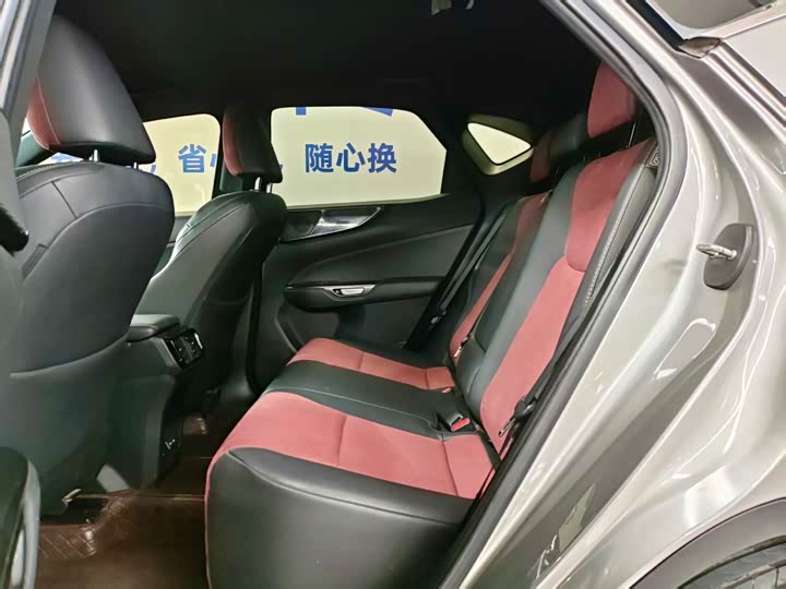 Фото 8 - Lexus NX