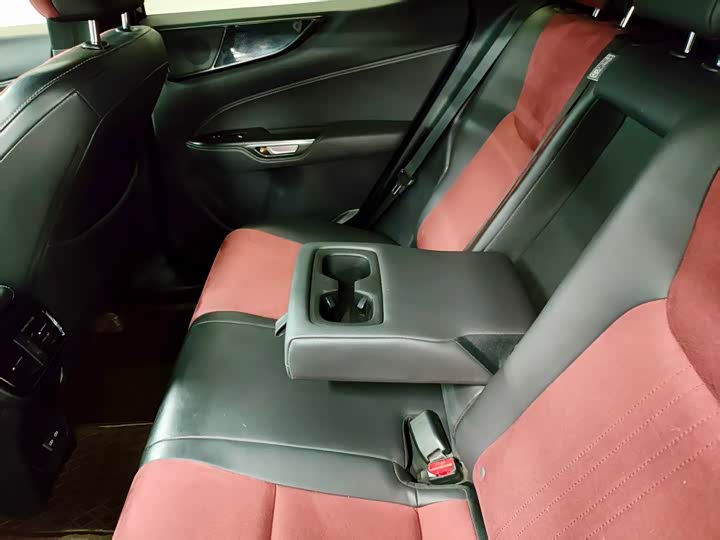 Фото 9 - Lexus NX