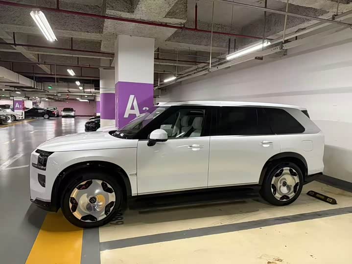 Фото 2 - Zeekr 9X