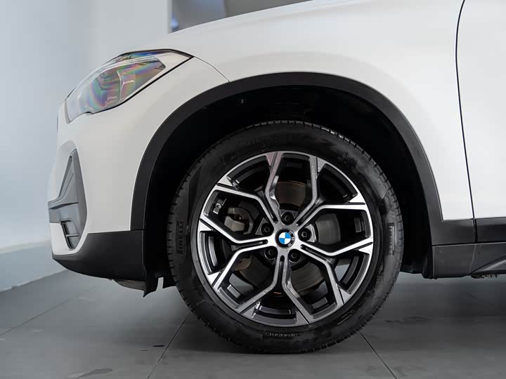 Фото 8 - BMW X1