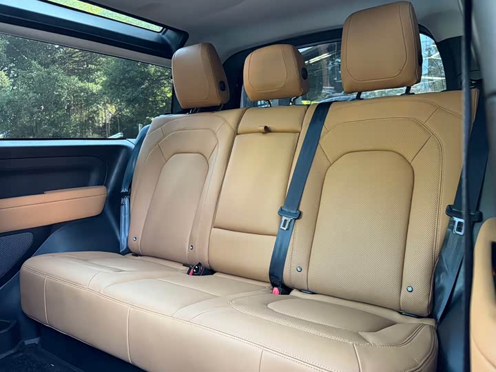 Фото 8 - Land Rover Defender