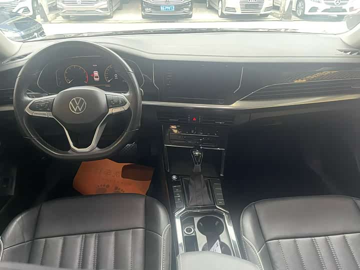 Фото 9 - Volkswagen Passat