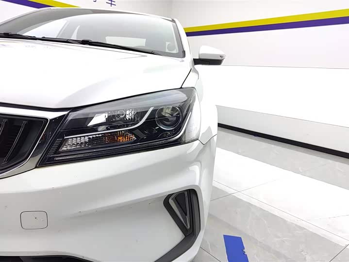 Фото 5 - Geely Emgrand