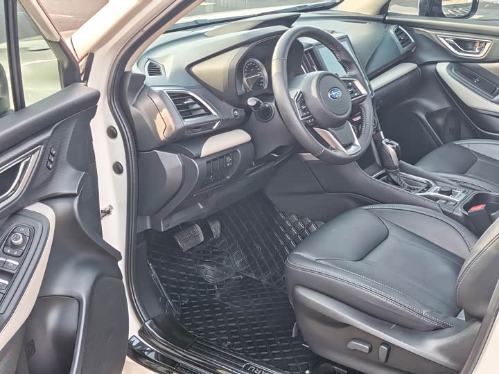 Фото 8 - Subaru Forester