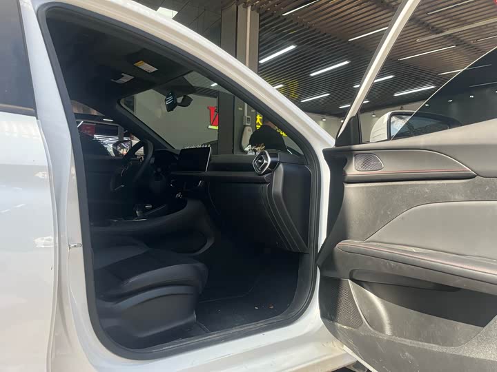 Фото 7 - MG Motor 5