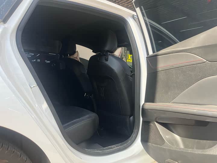 Фото 8 - MG Motor 5