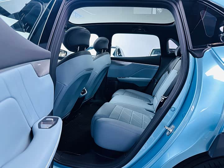 Фото 9 - Changan Deepal S05