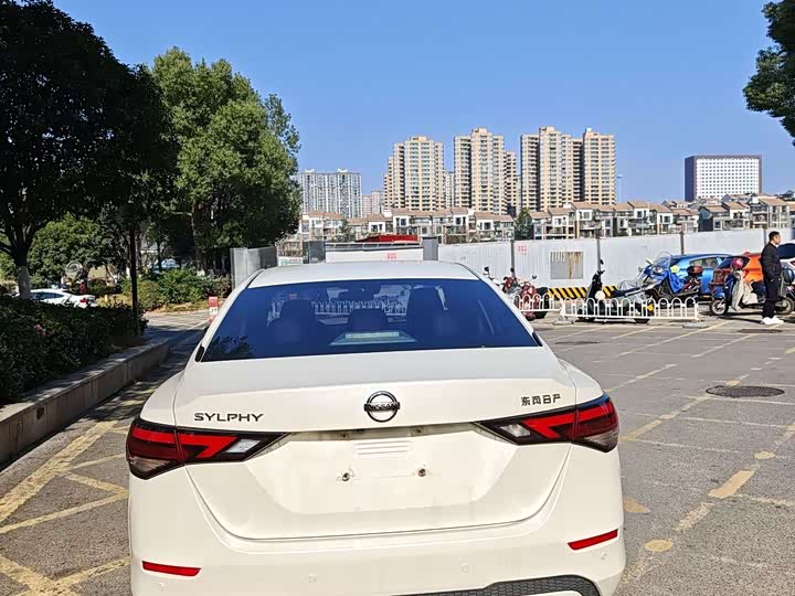 Фото 6 - Nissan Sylphy