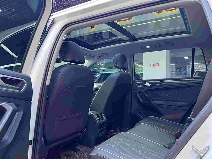 Фото 6 - Volkswagen Tiguan L Pro