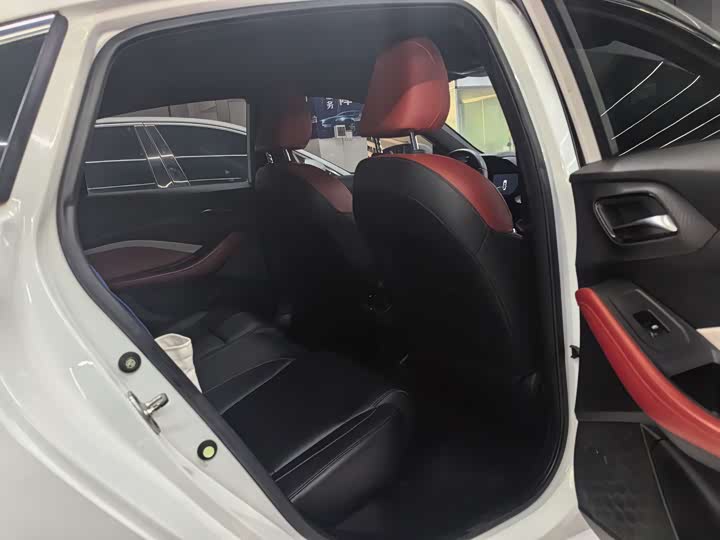 Фото 8 - MG Motor 5