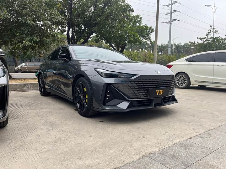 Фото 2 - Changan UNI-V