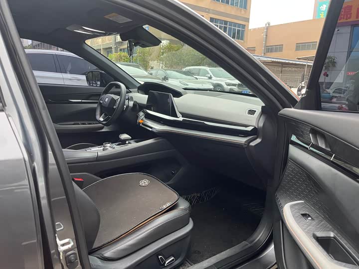 Фото 8 - Changan UNI-V