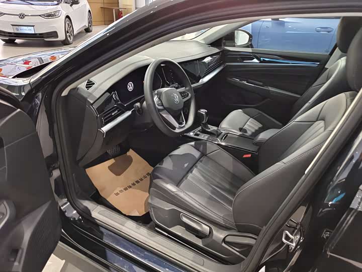 Фото 4 - Volkswagen Passat