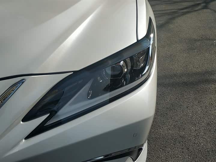 Фото 5 - Lexus ES