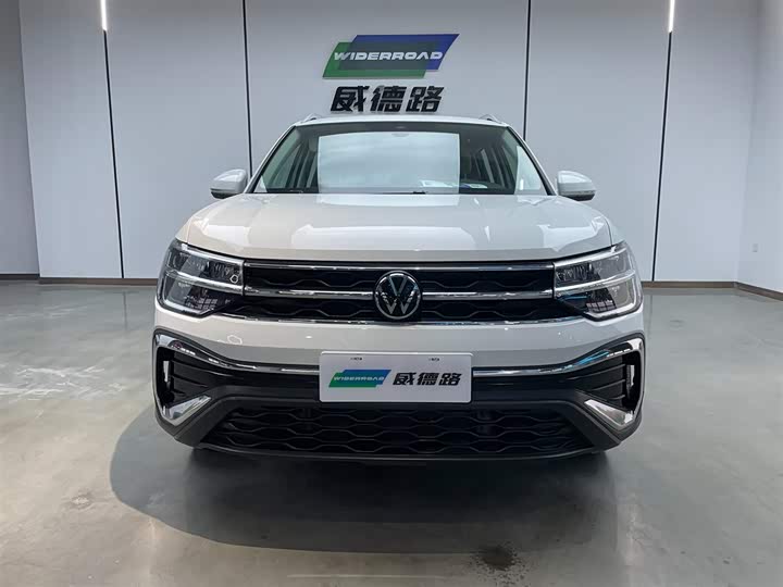 Фото 2 - Volkswagen Tharu