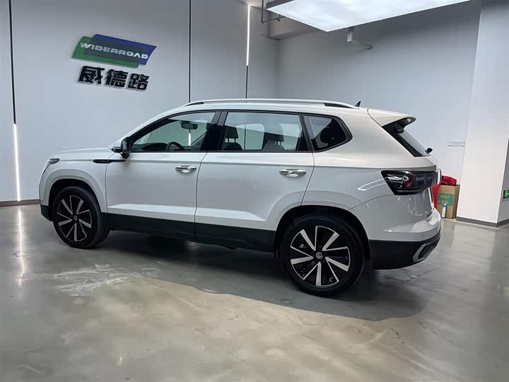 Фото 7 - Volkswagen Tharu