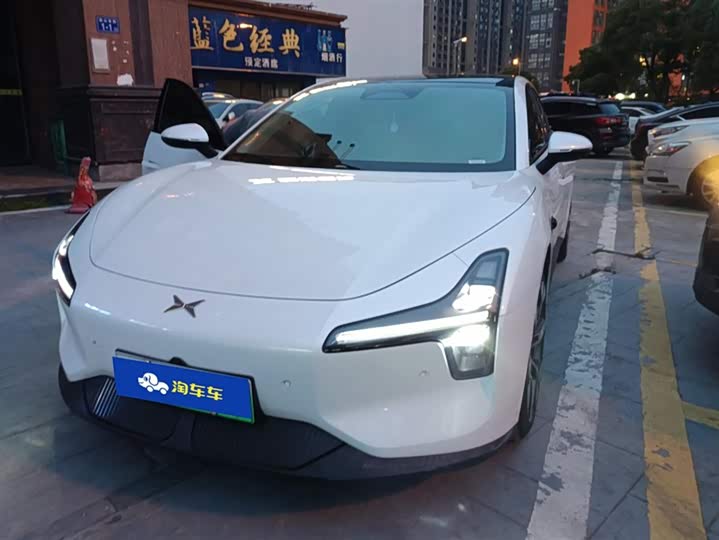 Фото 1 - XPeng Mona M03