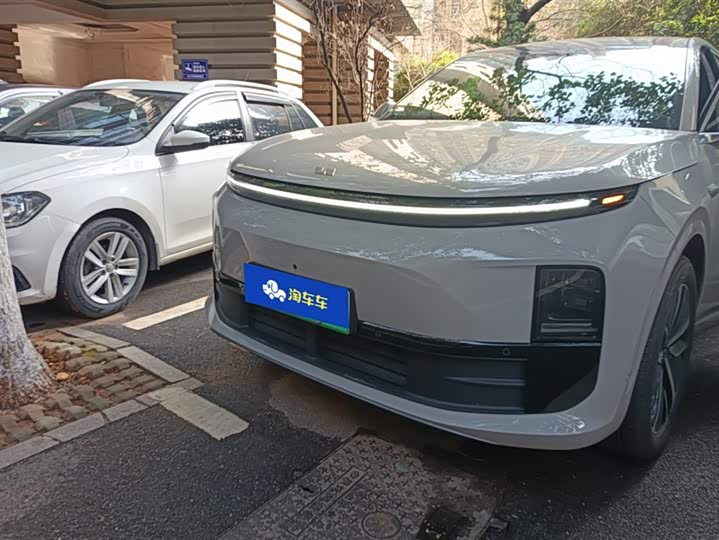 Фото 1 - LiXiang L6