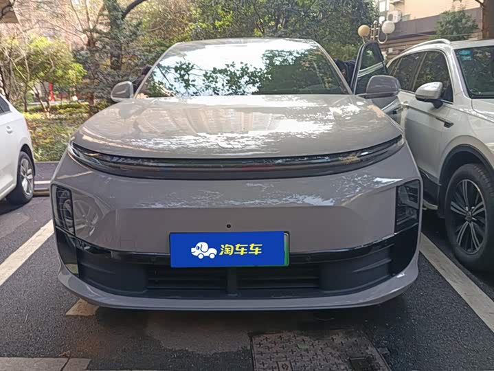 Фото 2 - LiXiang L6