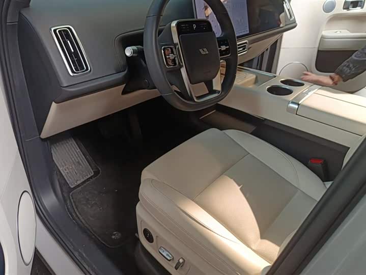 Фото 9 - LiXiang L6