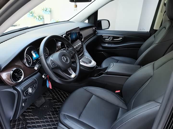 Фото 4 - Mercedes-Benz V-Class