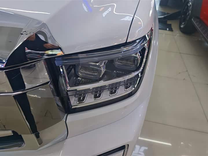 Фото 5 - Tank 500 Hybrid