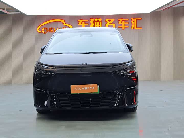 Фото 2 - XPeng X9