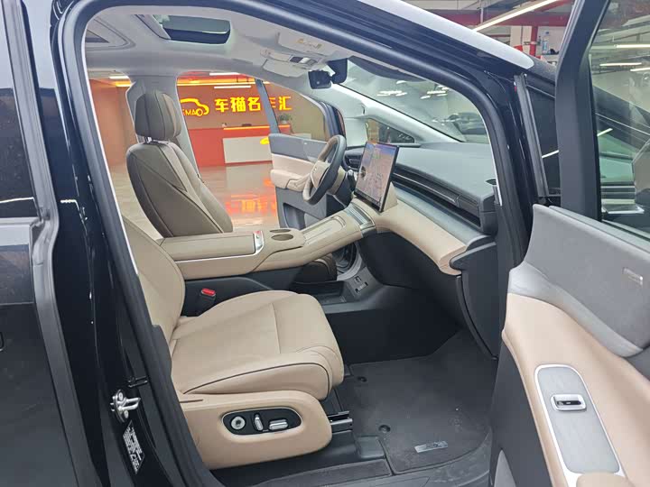 Фото 8 - XPeng X9