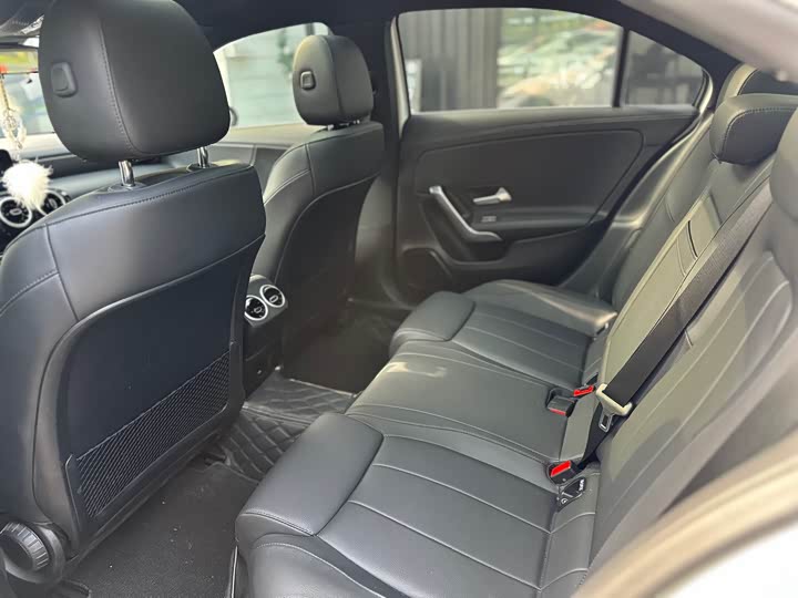 Фото 9 - Mercedes-Benz A-Class