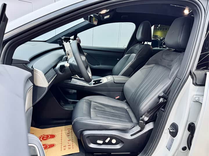 Фото 9 - Nio Onvo L60