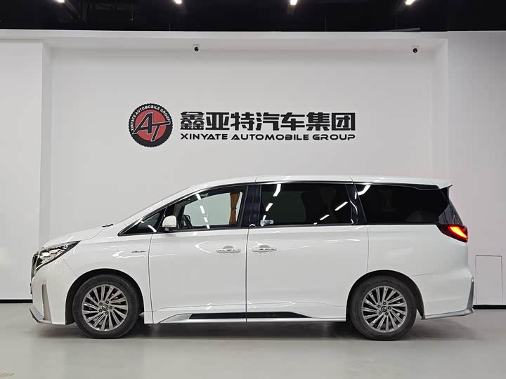 Фото 2 - GAC Trumpchi M8