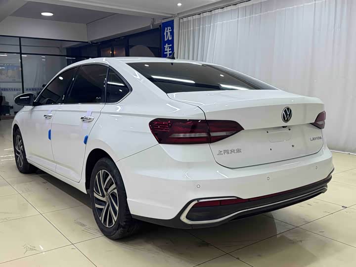 Фото 4 - Volkswagen Lavida