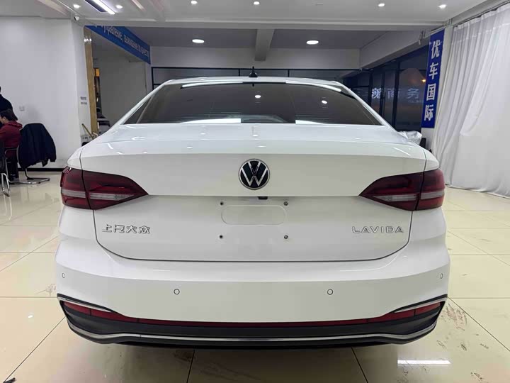 Фото 5 - Volkswagen Lavida