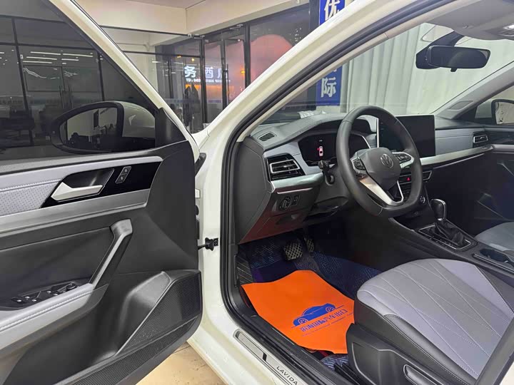 Фото 7 - Volkswagen Lavida