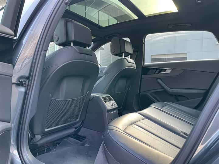 Фото 7 - Audi A4L