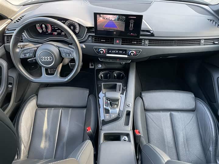 Фото 8 - Audi A4L