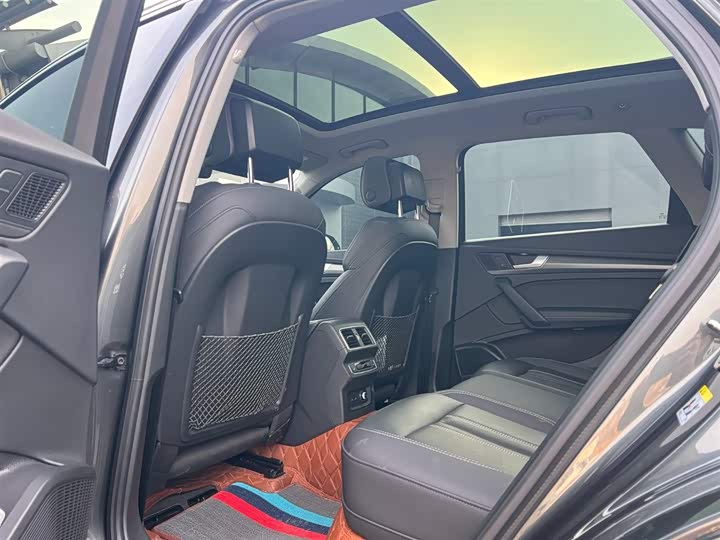 Фото 4 - Audi Q5L