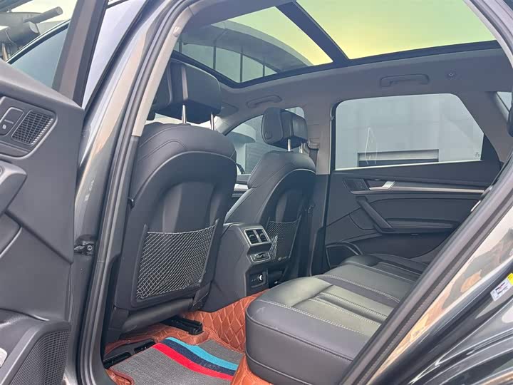 Фото 5 - Audi Q5L