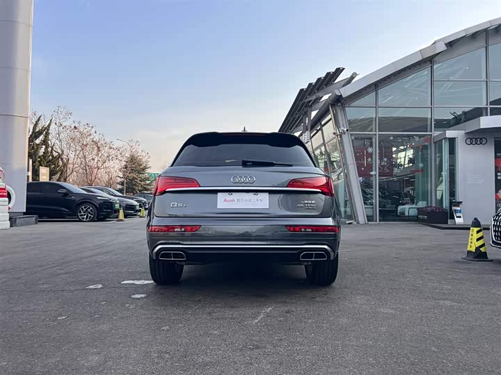 Фото 9 - Audi Q5L