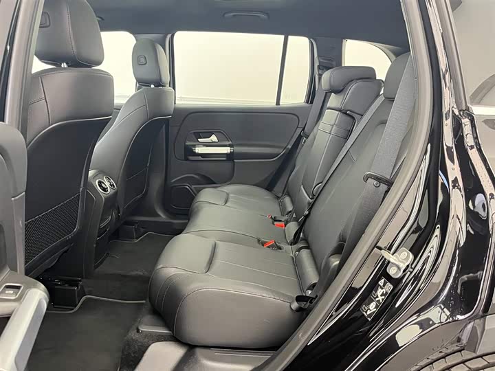 Фото 7 - Mercedes-Benz GLB-Class